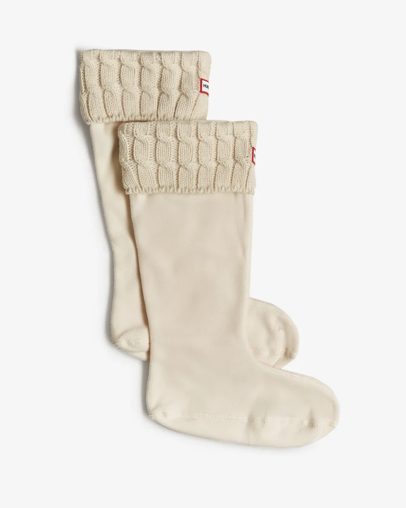 Recycled 6 Stitch Cable Cuff Tall Stiefelsocken Weiß (Unisex)