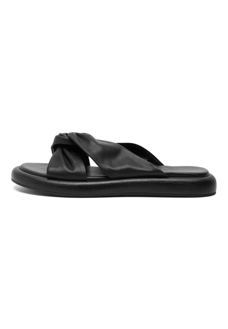 Mascha - Black